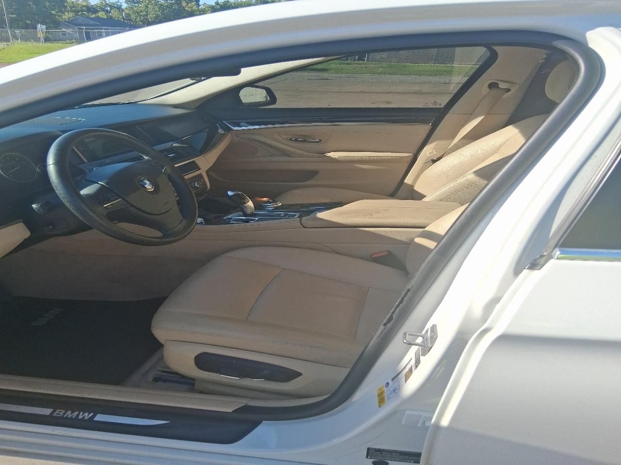 BMW 5-Series 528i 2014