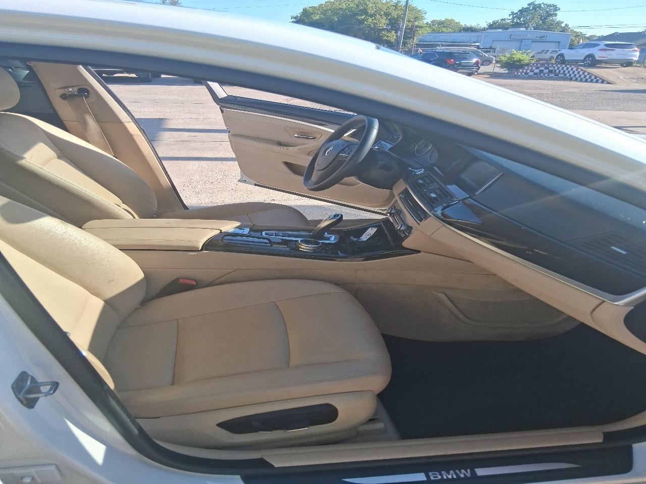 BMW 5-Series 528i 2014