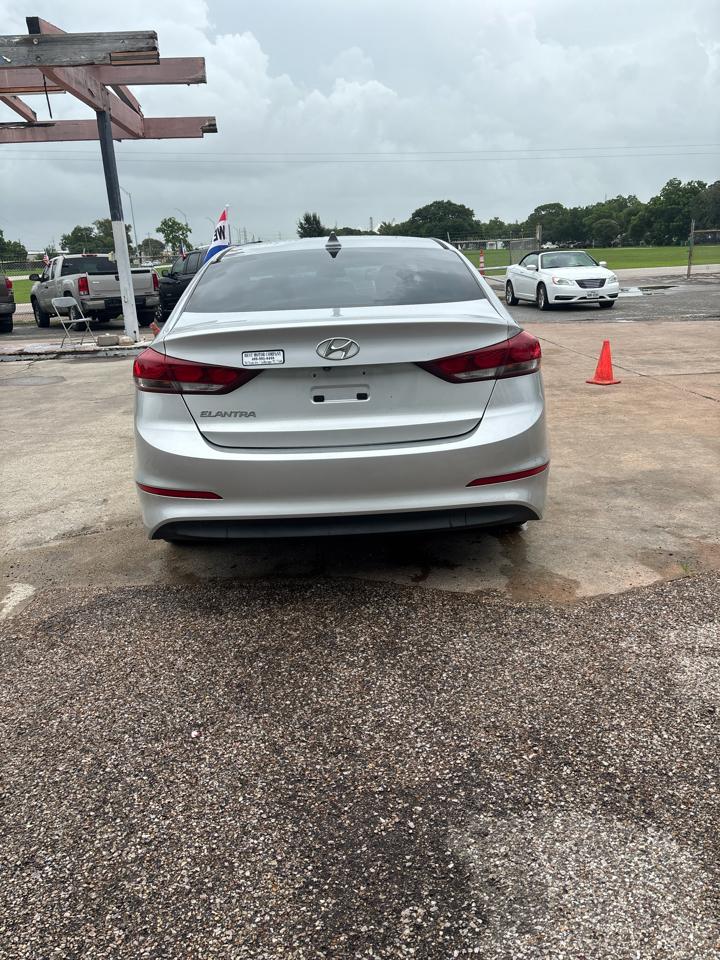 Hyundai Elantra Value Edition 6A 2017