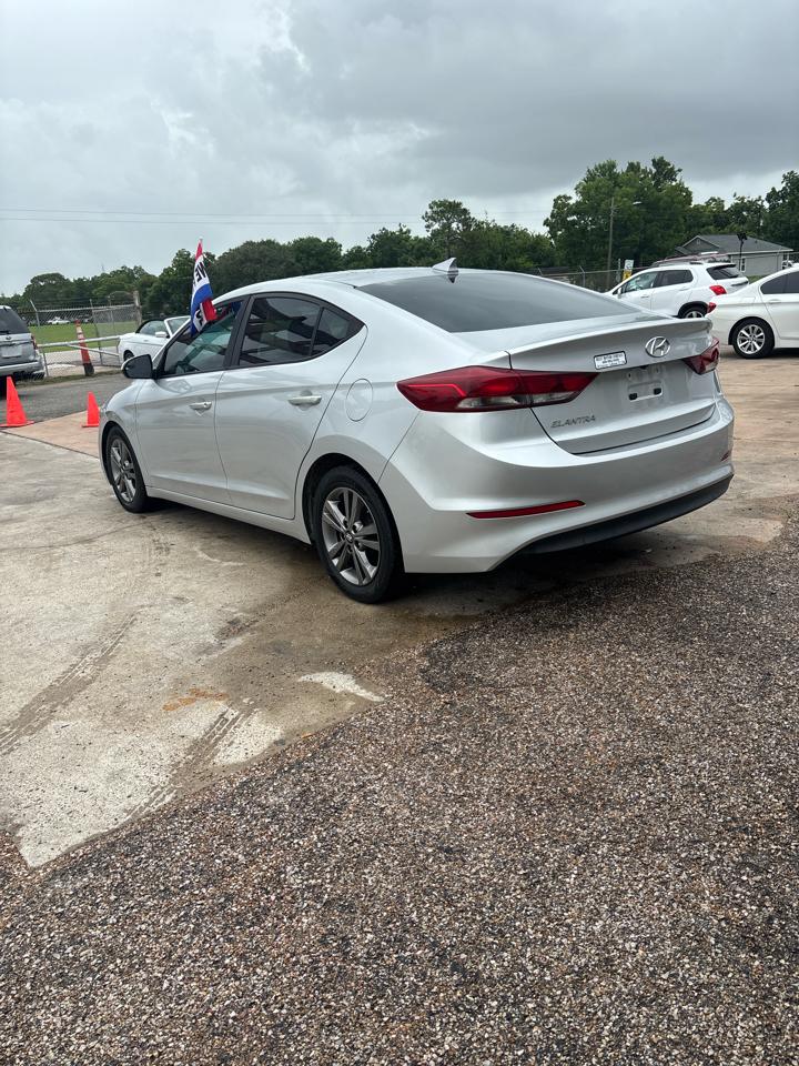 Hyundai Elantra Value Edition 6A 2017