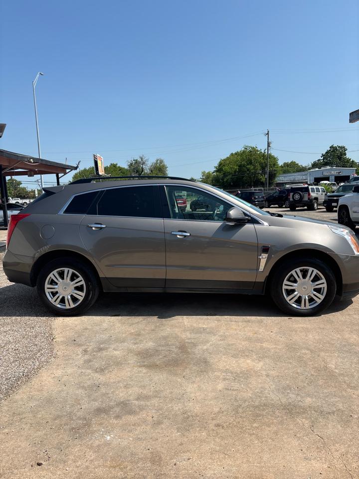 Cadillac SRX Base 2012
