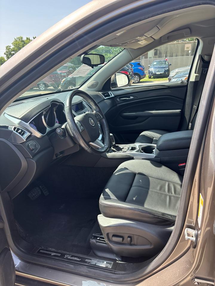 Cadillac SRX Base 2012