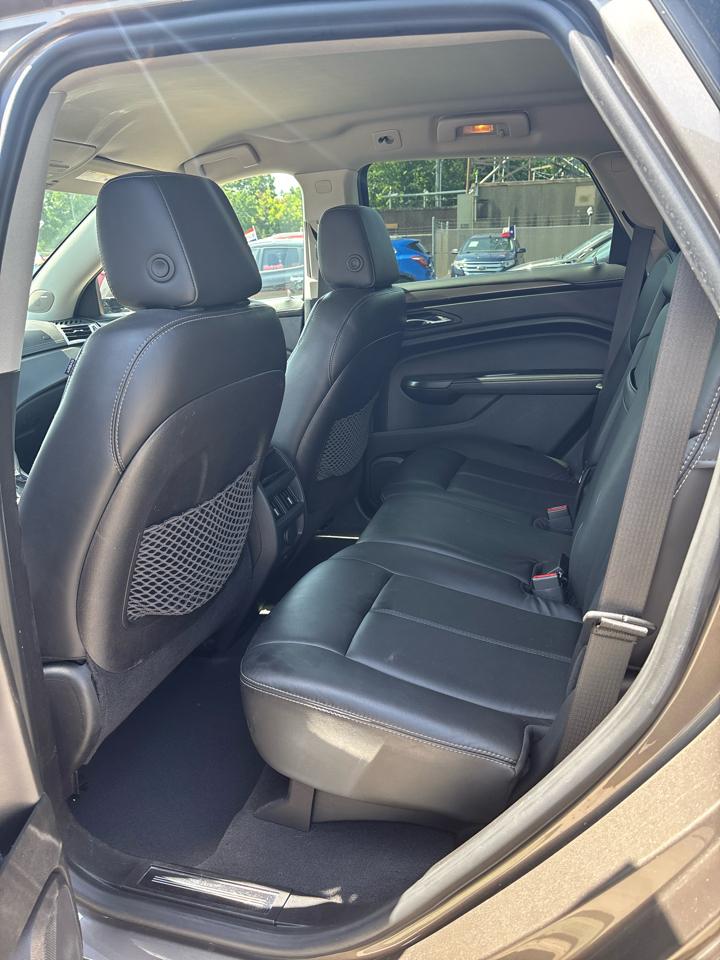 Cadillac SRX Base 2012