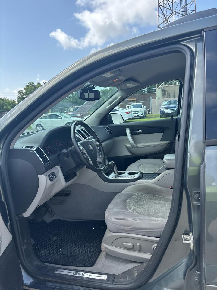 GMC Acadia SLE-2 AWD 2011