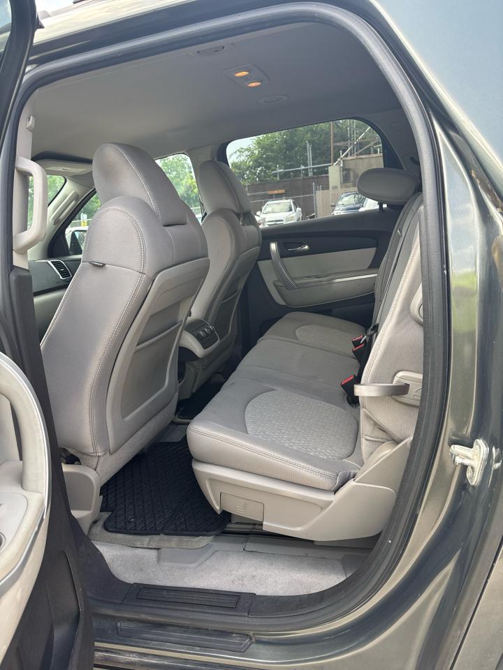 GMC Acadia SLE-2 AWD 2011