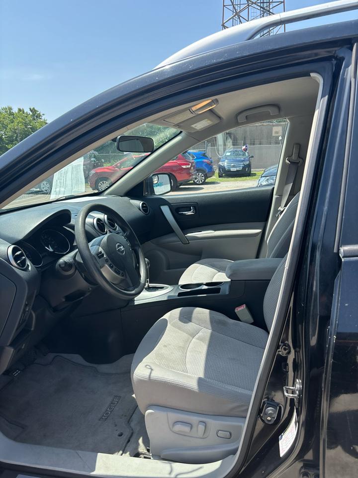 Nissan Rogue S 2WD 2011