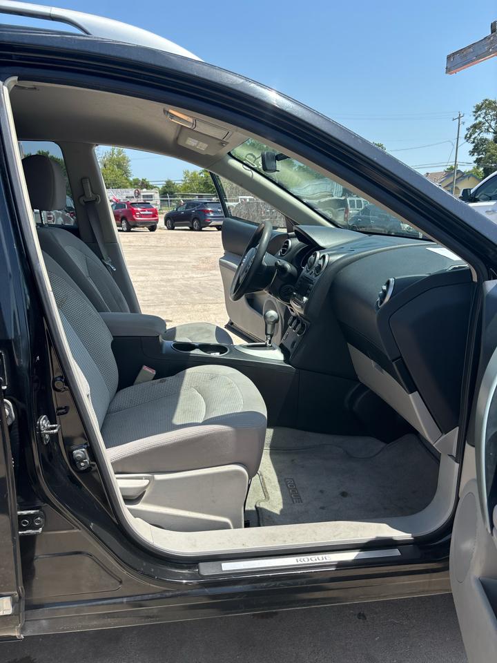 Nissan Rogue S 2WD 2011