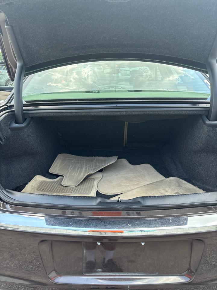 Chrysler 300 Base 2012