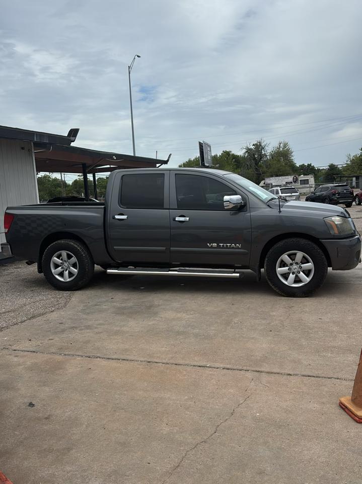 Nissan Titan S Crew Cab 2WD 2011