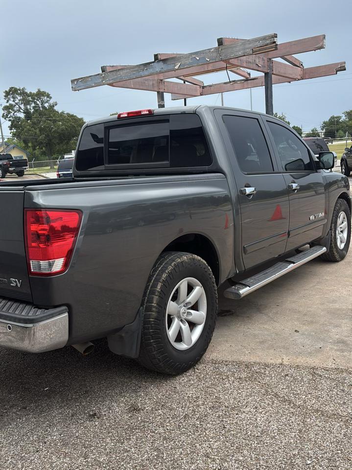 Nissan Titan S Crew Cab 2WD 2011