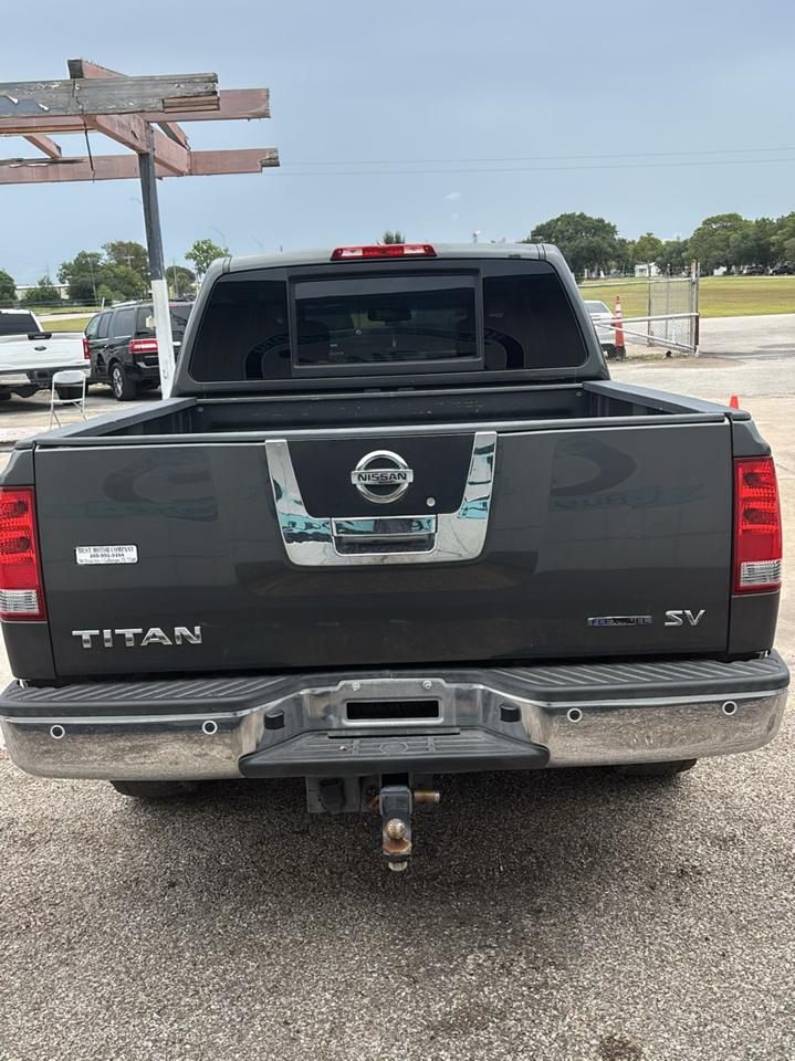 Nissan Titan S Crew Cab 2WD 2011