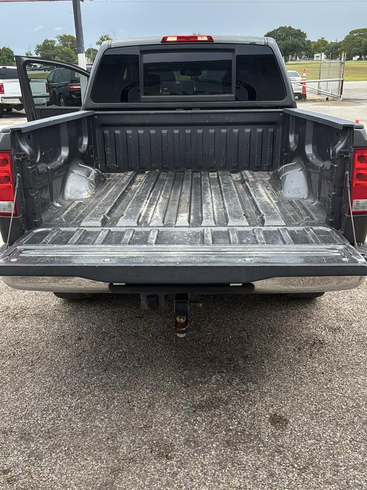 Nissan Titan S Crew Cab 2WD 2011