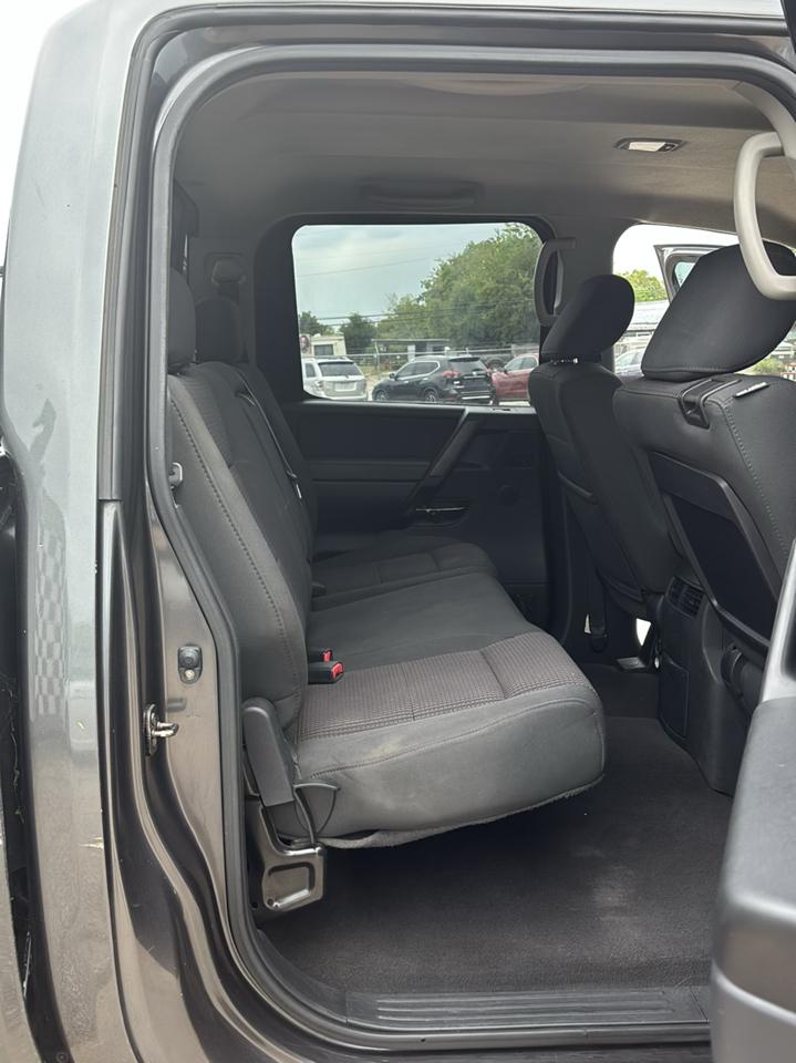Nissan Titan S Crew Cab 2WD 2011
