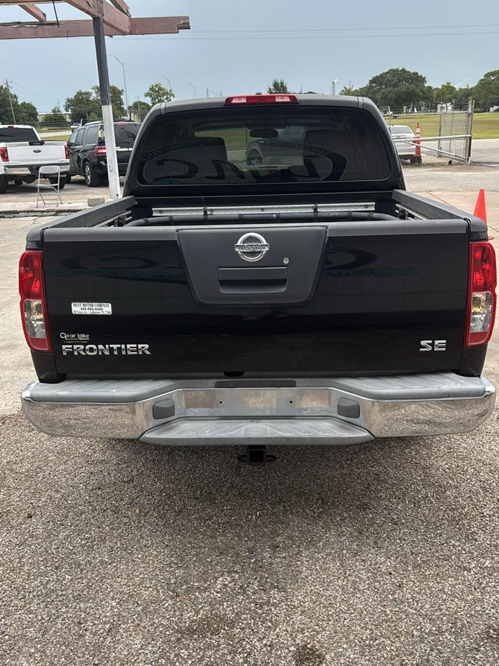 Nissan Frontier LE Crew Cab 2WD 2006