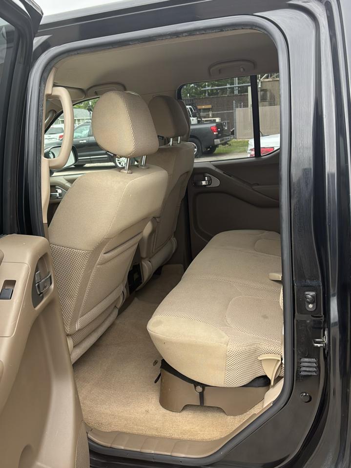 Nissan Frontier LE Crew Cab 2WD 2006