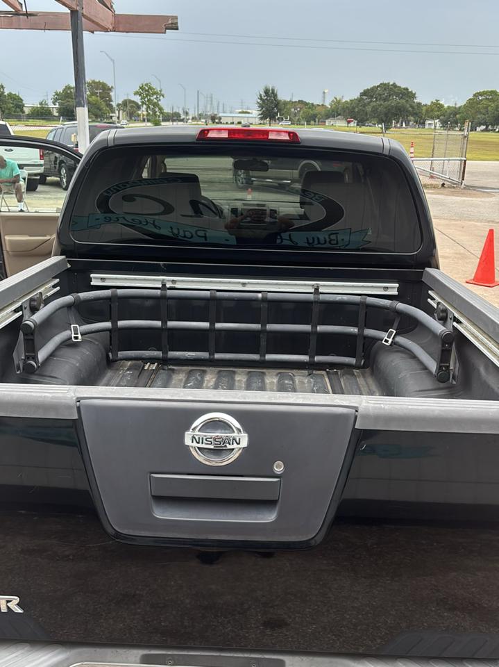 Nissan Frontier LE Crew Cab 2WD 2006
