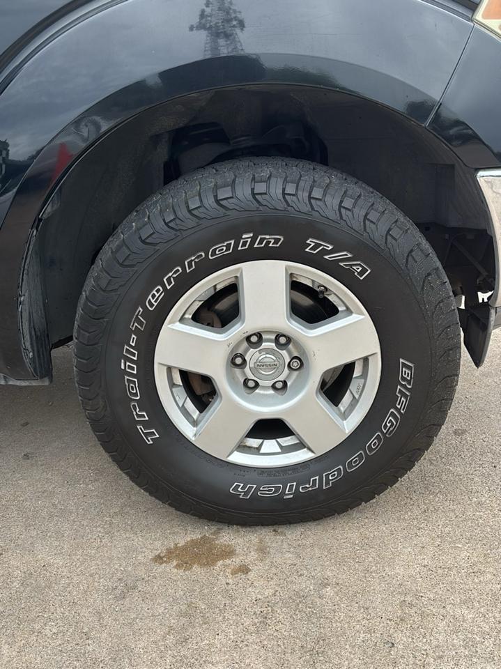 Nissan Frontier LE Crew Cab 2WD 2006