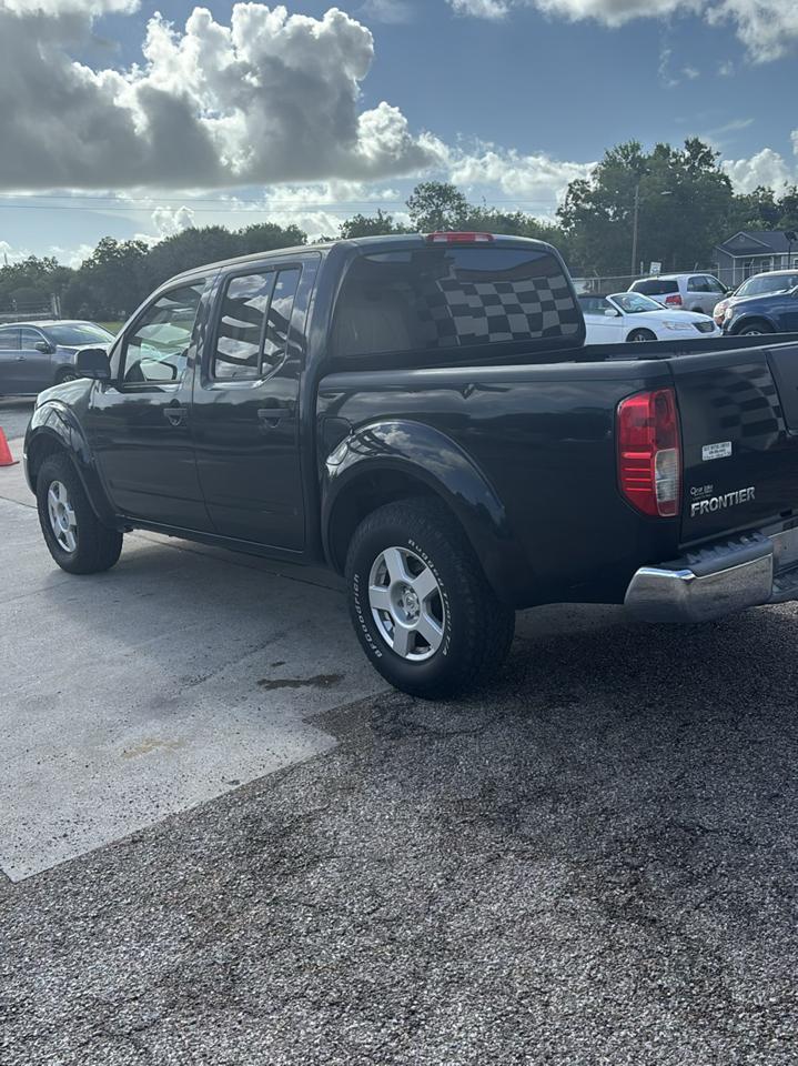 Nissan Frontier LE Crew Cab 2WD 2006