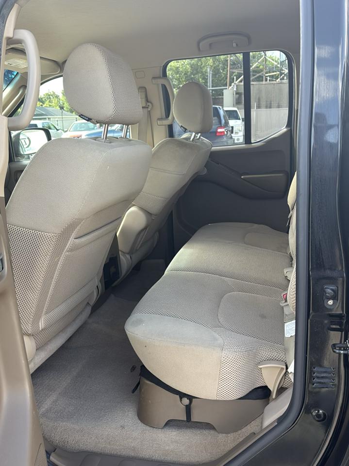 Nissan Frontier LE Crew Cab 2WD 2006