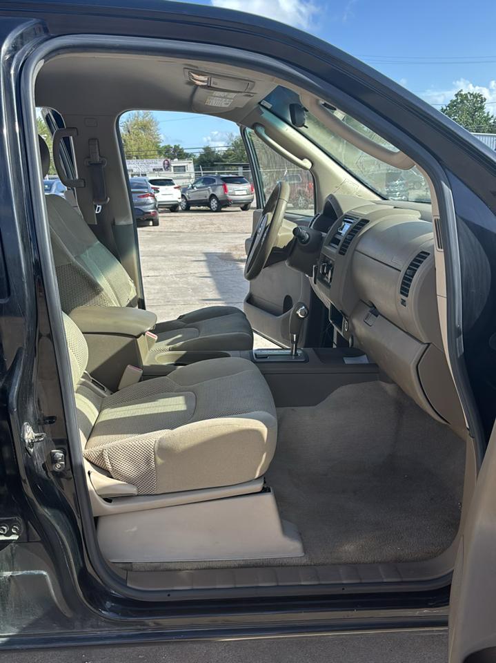 Nissan Frontier LE Crew Cab 2WD 2006