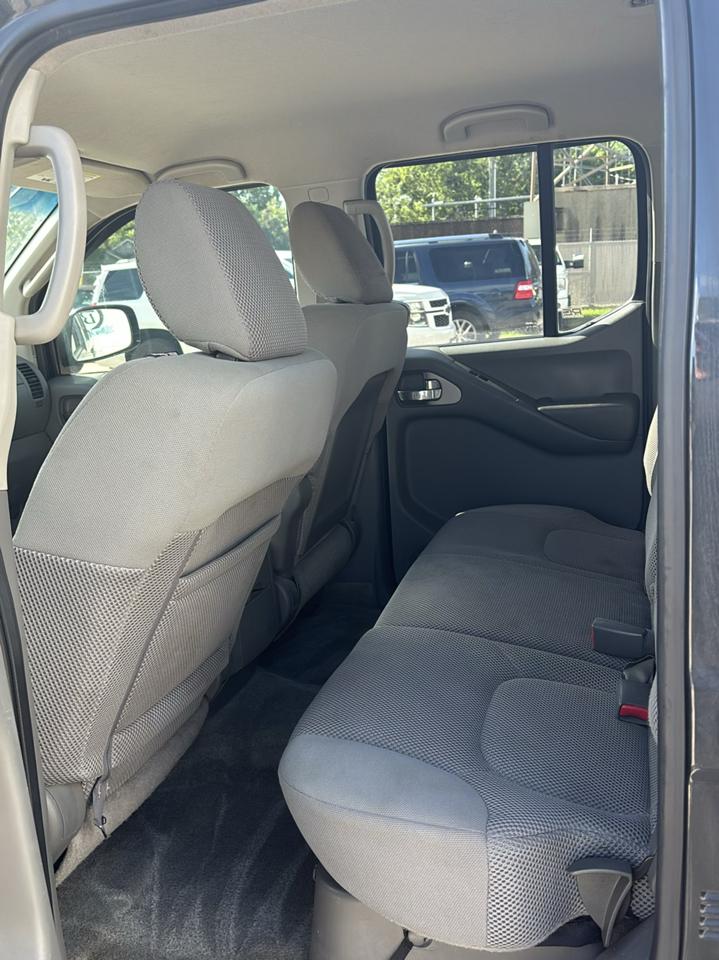 Nissan Frontier S Crew Cab 2WD 2011