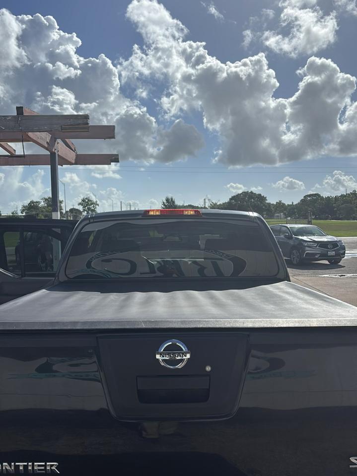 Nissan Frontier S Crew Cab 2WD 2011