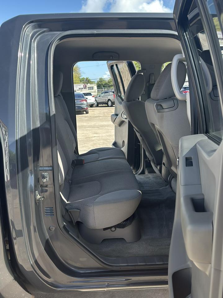 Nissan Frontier S Crew Cab 2WD 2011