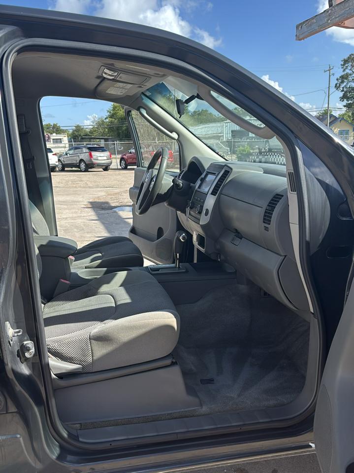 Nissan Frontier S Crew Cab 2WD 2011