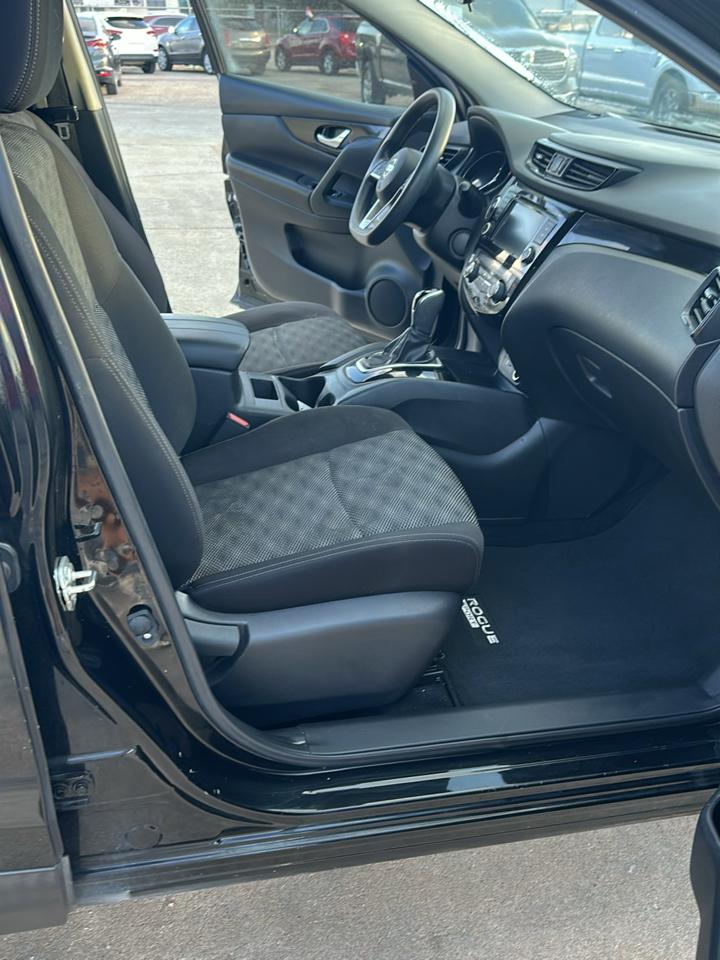 Nissan Rogue Sport S 2020