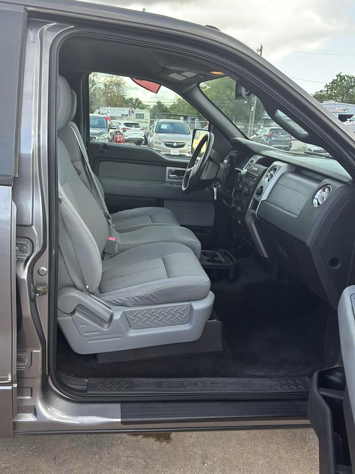 Ford F-150 XL SuperCrew 5.5-ft. Bed 2WD 2011