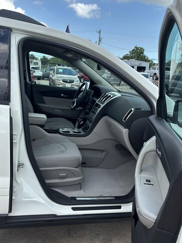 GMC Acadia SLE-2 FWD 2011