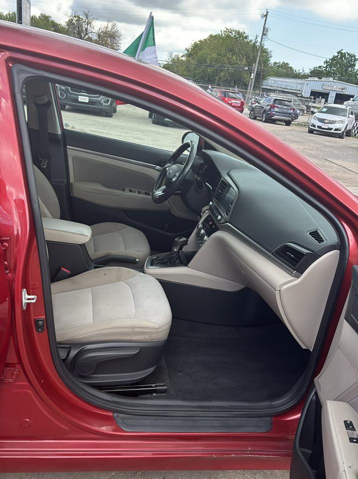 Hyundai Elantra Limited 2019