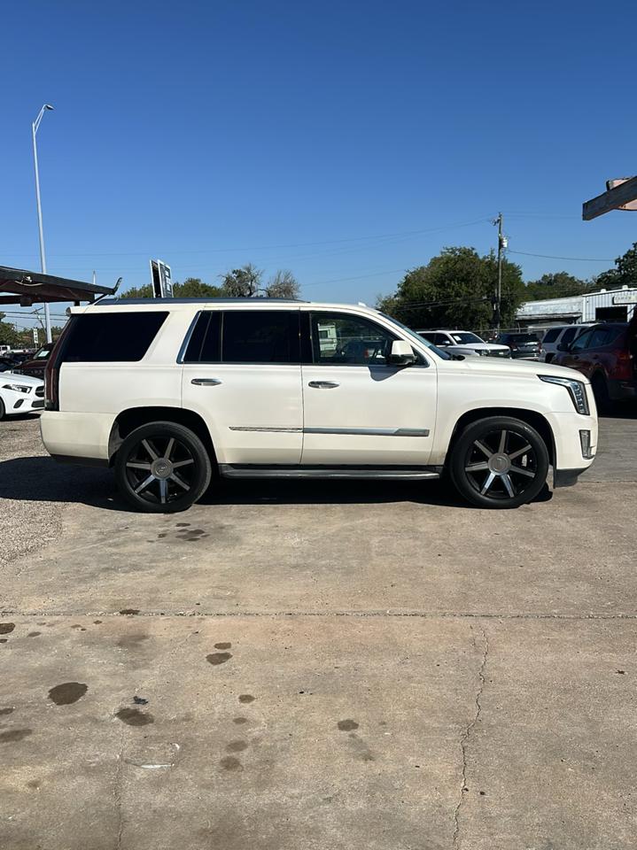 Cadillac Escalade Luxury 2WD 2015