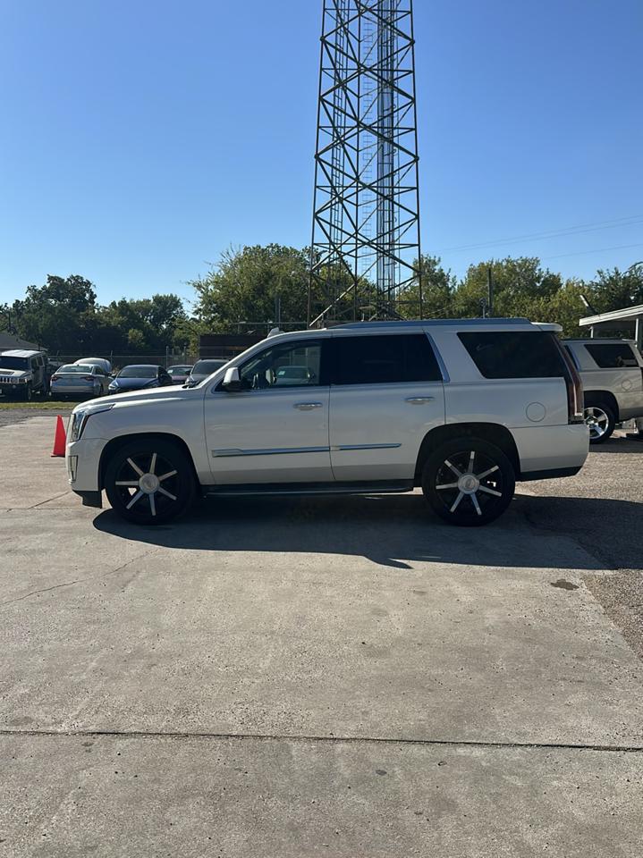 Cadillac Escalade Luxury 2WD 2015