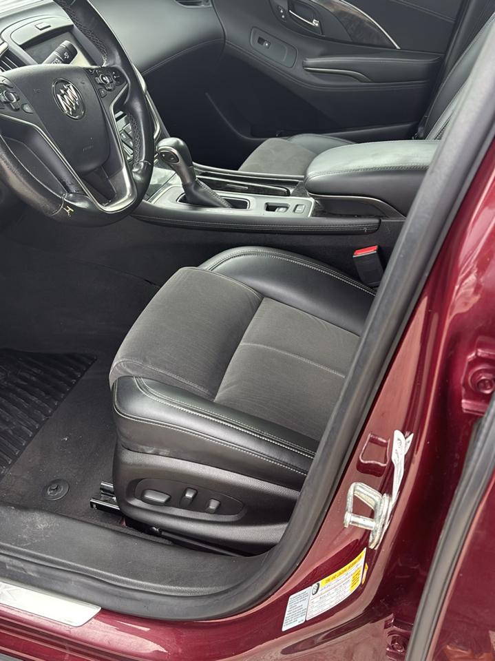 Buick LaCrosse Base 2016