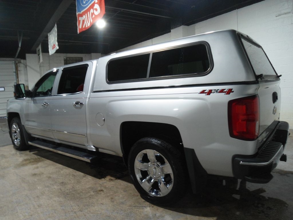 Chevrolet Silverado 1500 LTZ Crew Cab 4WD 2018