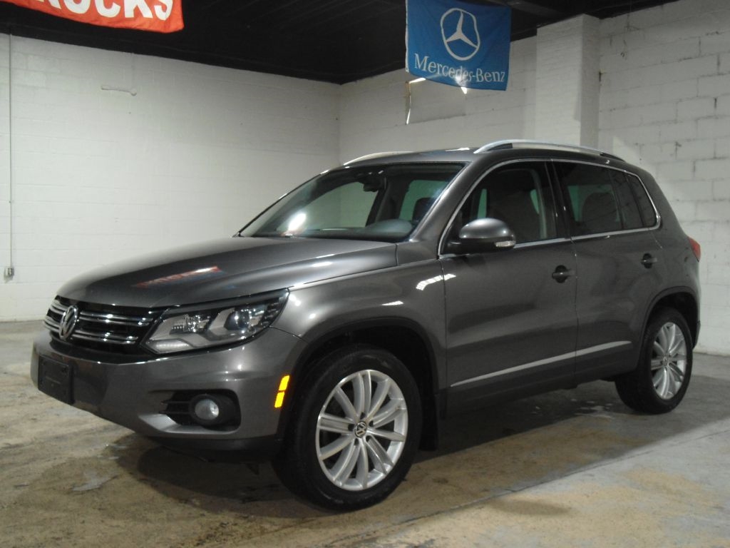 2016 Volkswagen Tiguan 4MOTION 4dr Auto R-Line