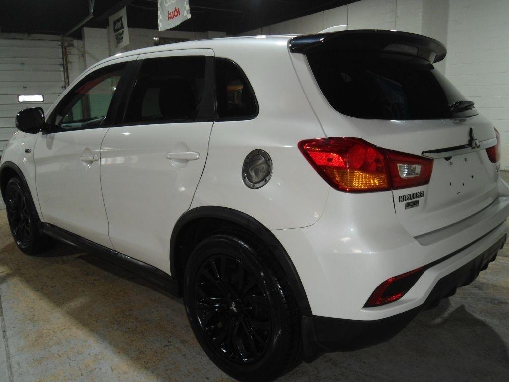 Mitsubishi Outlander Sport ES 2.0 AWC CVT 2018
