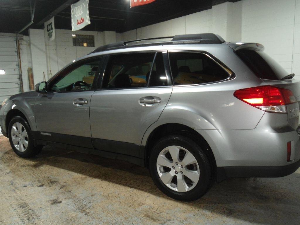 Subaru Outback 4dr Wgn H4 Auto 2.5i Prem AWP 2011