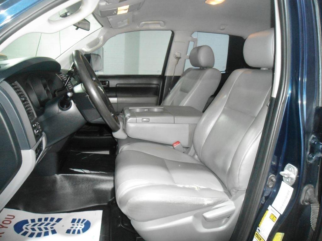 Toyota Tundra 4WD Truck Double Cab 4.6L V8 6-Spd AT (Natl) 2012