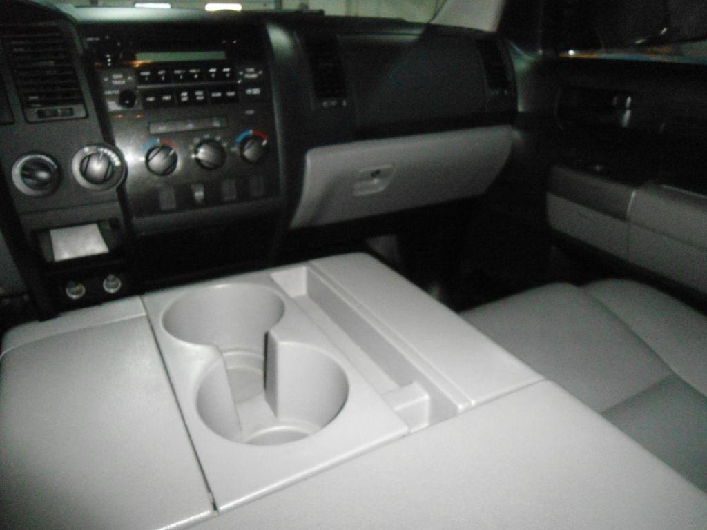 Toyota Tundra 4WD Truck Double Cab 4.6L V8 6-Spd AT (Natl) 2012