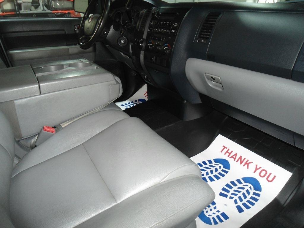 Toyota Tundra 4WD Truck Double Cab 4.6L V8 6-Spd AT (Natl) 2012