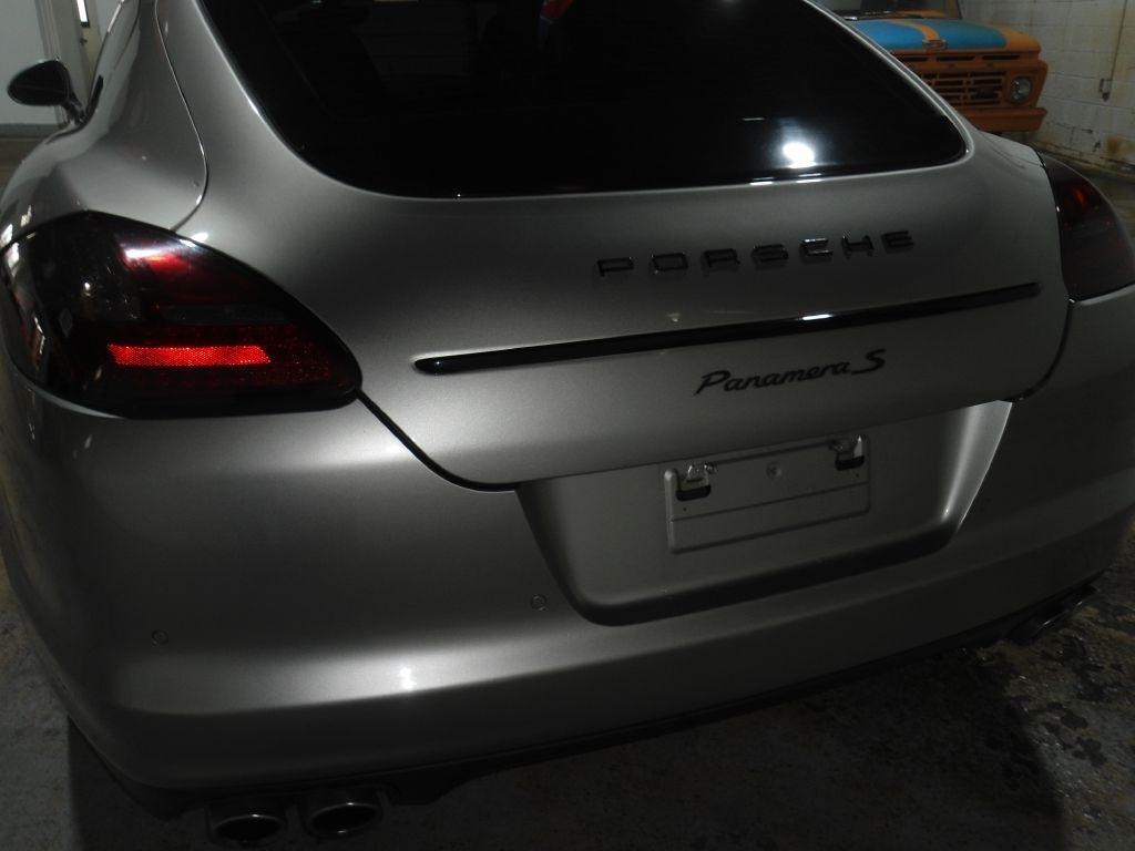 Porsche Panamera 4dr HB 4S 2011