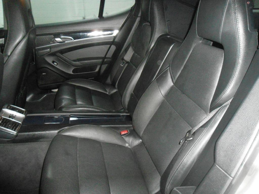 Porsche Panamera 4dr HB 4S 2011