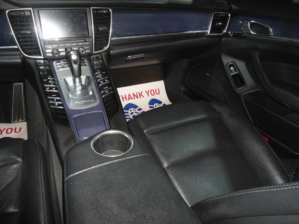 Porsche Panamera 4dr HB 4S 2011