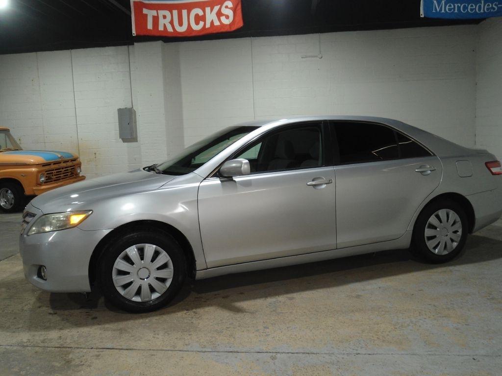 Toyota Camry 4dr Sdn I4 Man (Natl) 2010