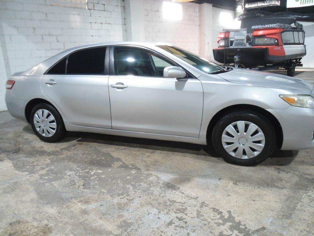 Toyota Camry 4dr Sdn I4 Man (Natl) 2010