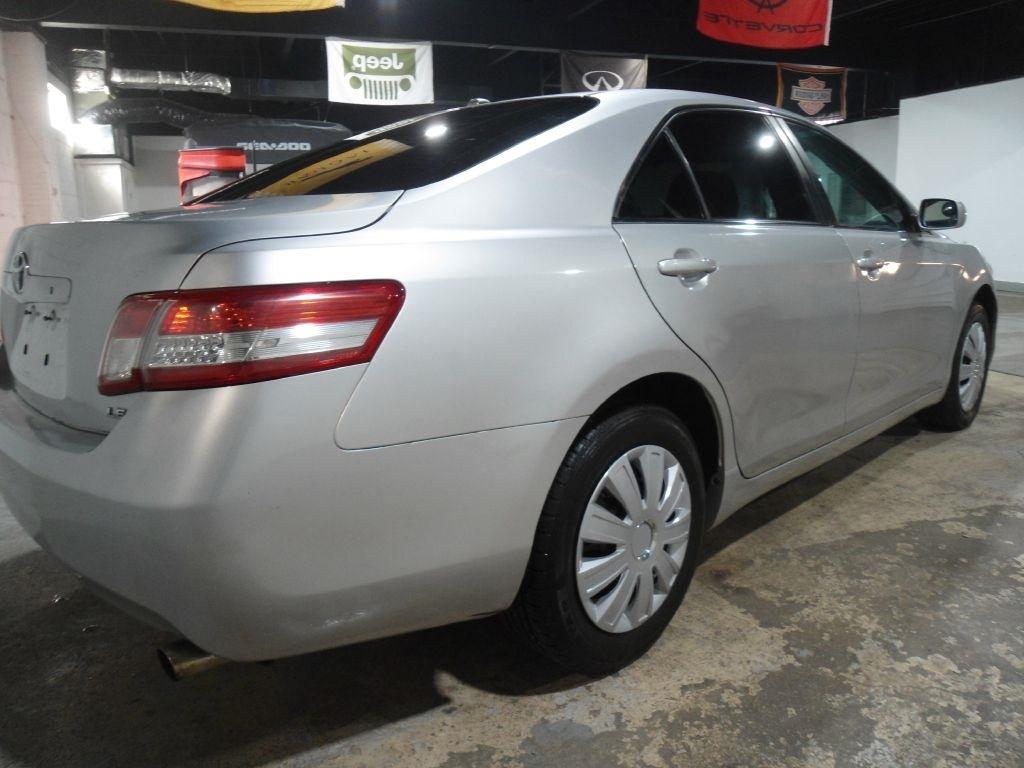 Toyota Camry 4dr Sdn I4 Man (Natl) 2010
