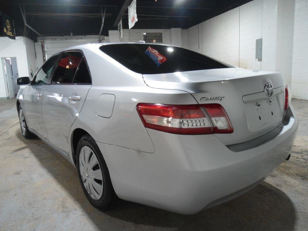 Toyota Camry 4dr Sdn I4 Man (Natl) 2010