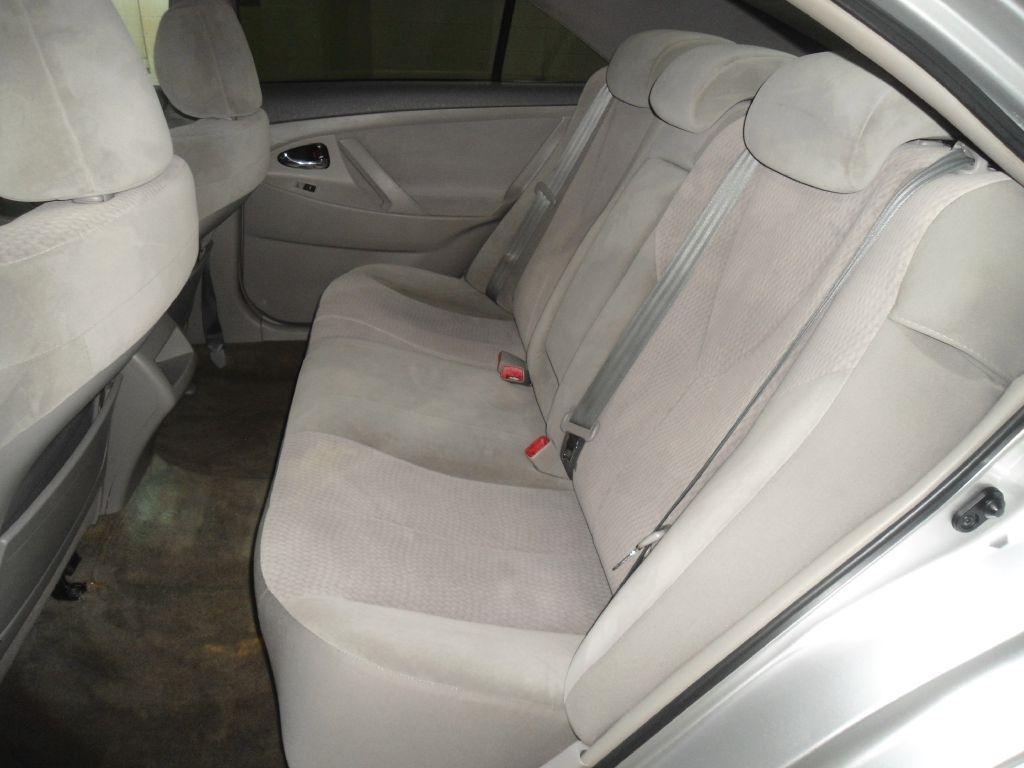 Toyota Camry 4dr Sdn I4 Man (Natl) 2010